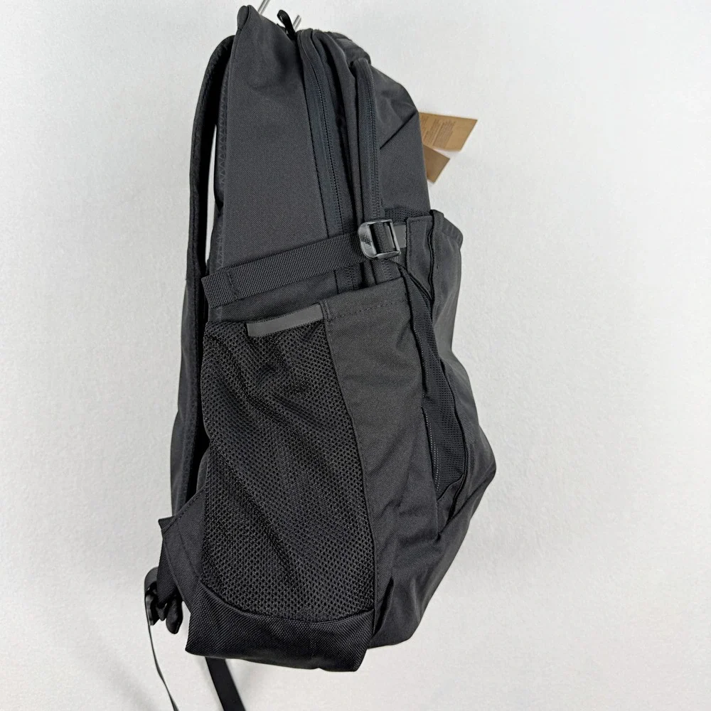 The North Face Pivoter Backpack / TNF Black White